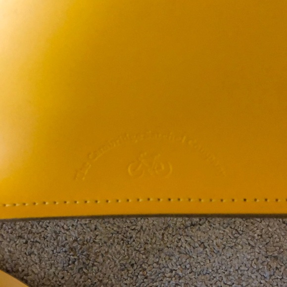 Yellow leather crossbody bag - Picture 3 of 5